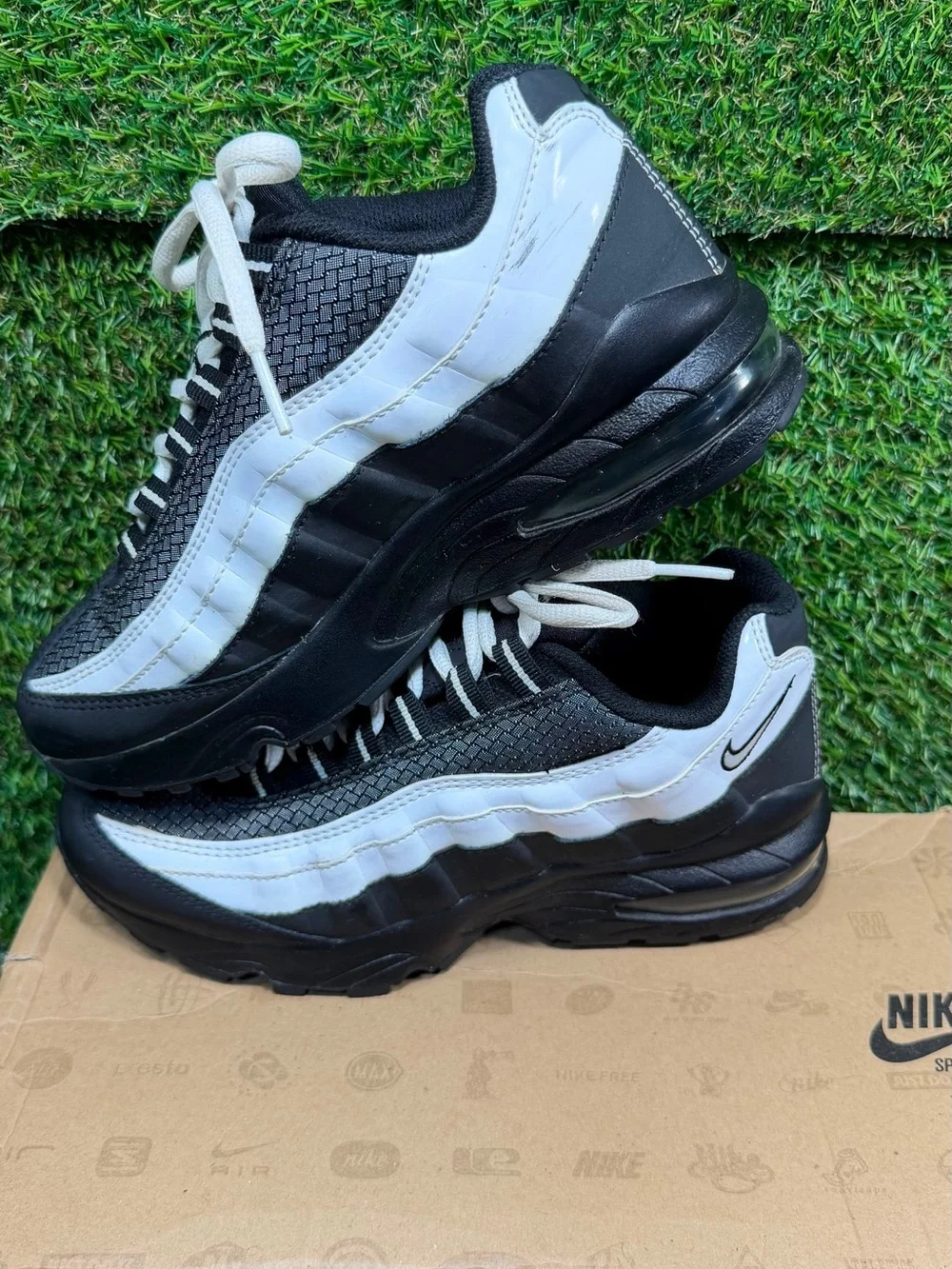 Nike Air Max 95 GS Black White Dark Grey 307565-092 Size 5Y Vintage 2012 Shoes
